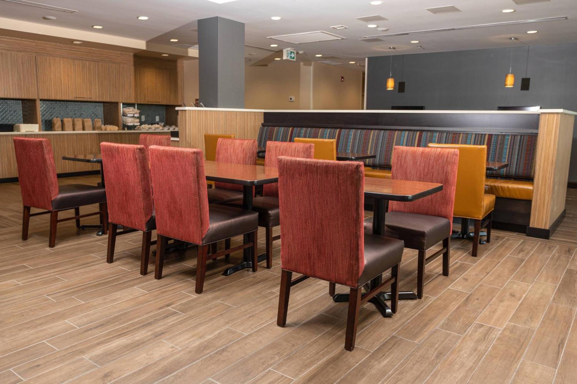 Towneplace Suites By Marriott Petawawa Bagian luar foto