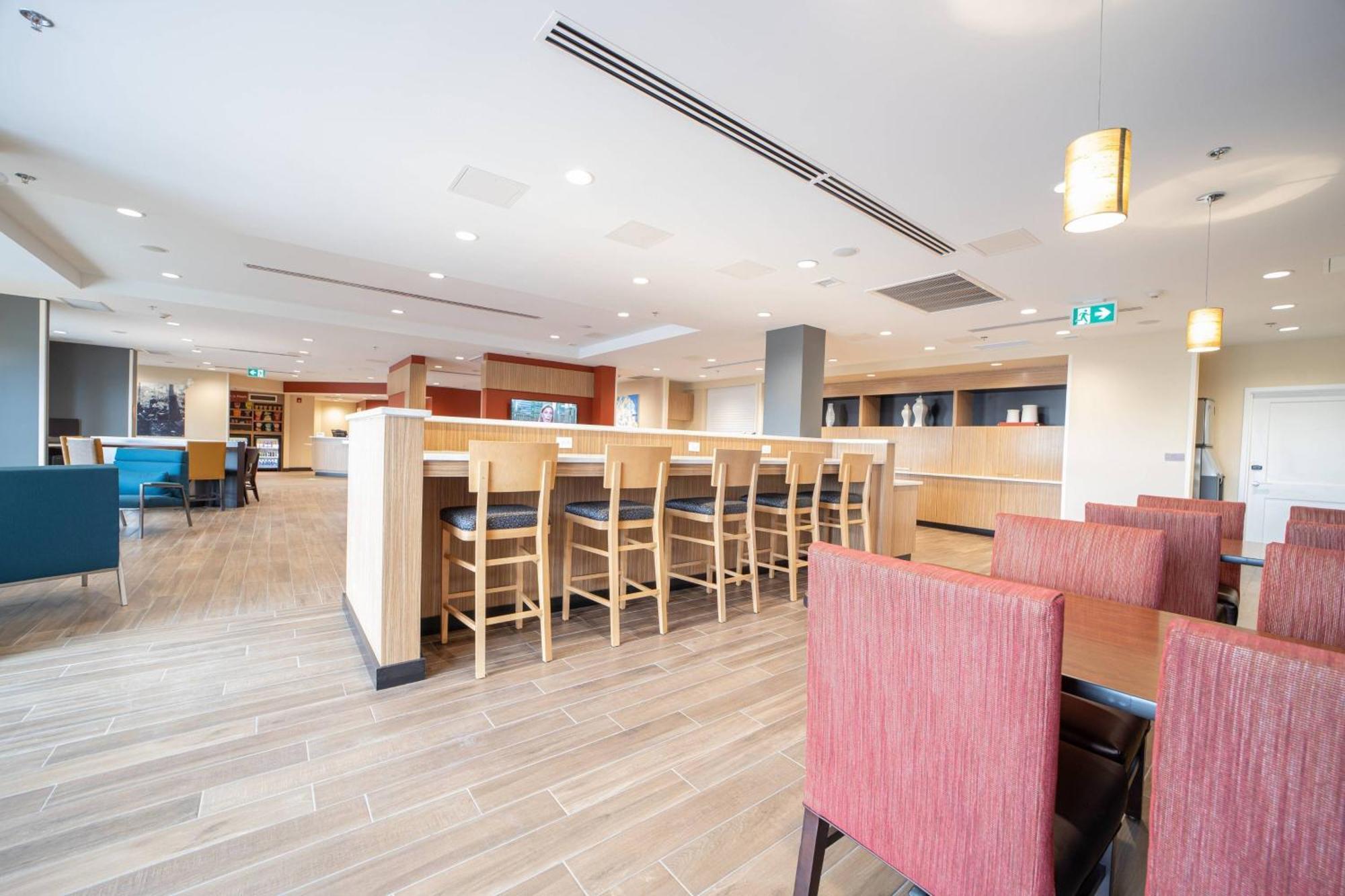 Towneplace Suites By Marriott Petawawa Bagian luar foto