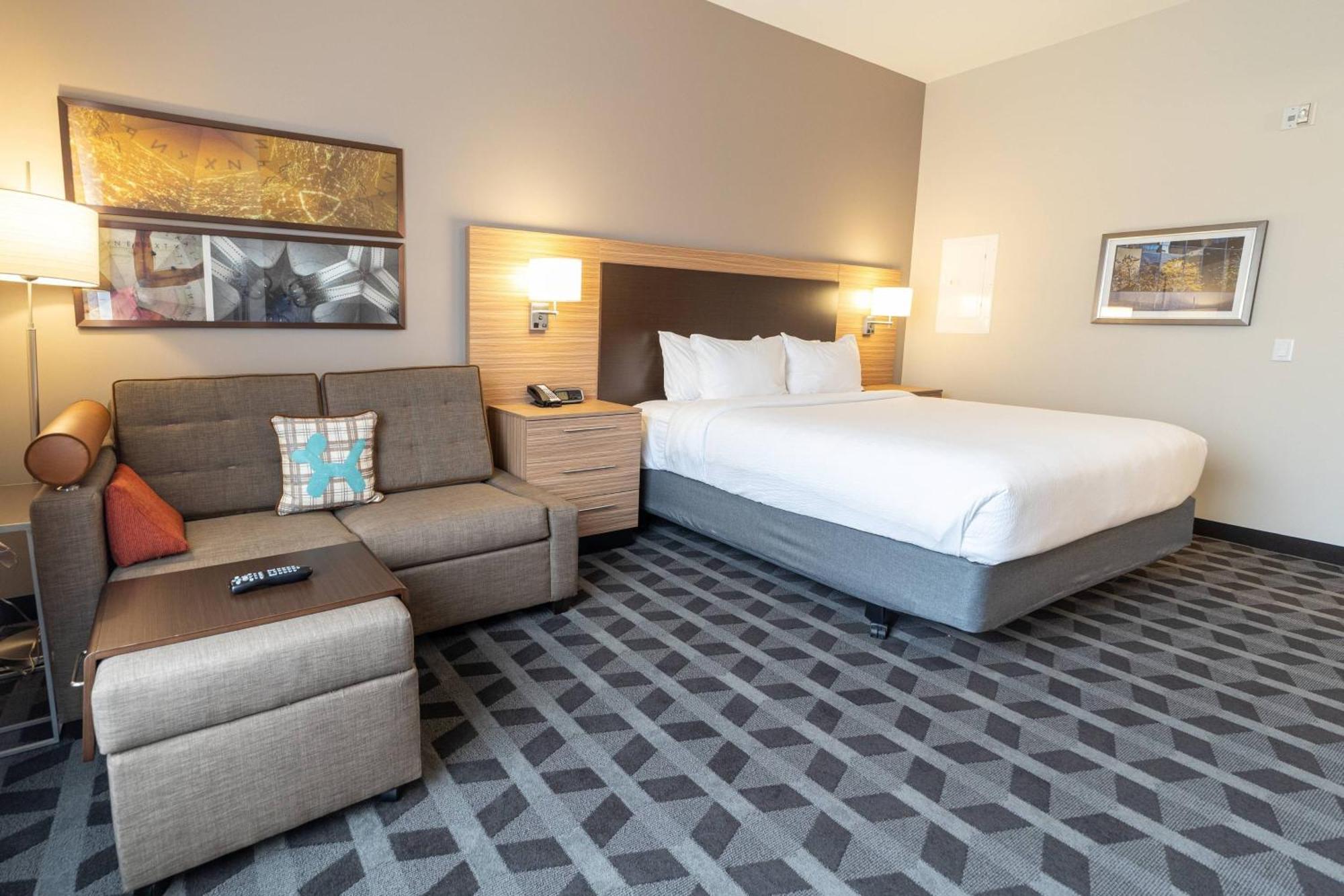 Towneplace Suites By Marriott Petawawa Bagian luar foto