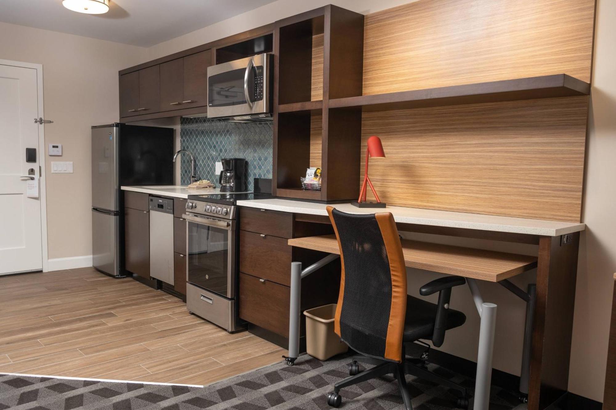 Towneplace Suites By Marriott Petawawa Bagian luar foto